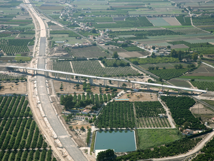 Vista aérea del trazado del tren de alta velocidad Madrid-Levante