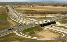 Vista aérea de la autovía de Circunvalación South Fraser, Vancouver, Canadá