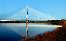 Vista frontal del puente